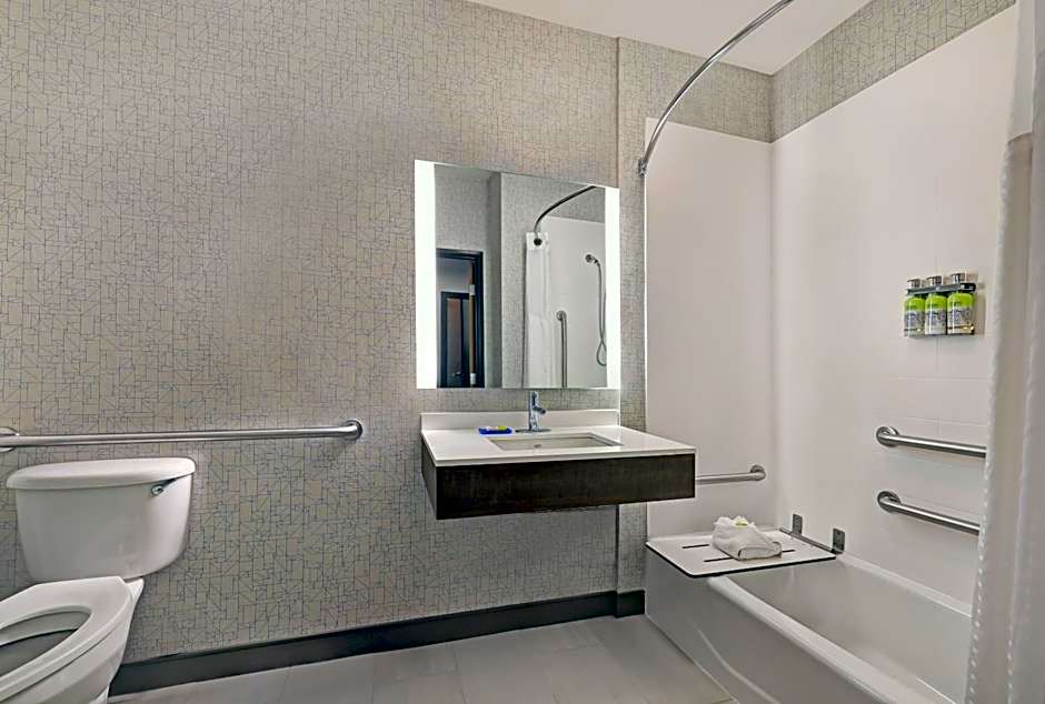 Holiday Inn Express & Suites Newport By IHG