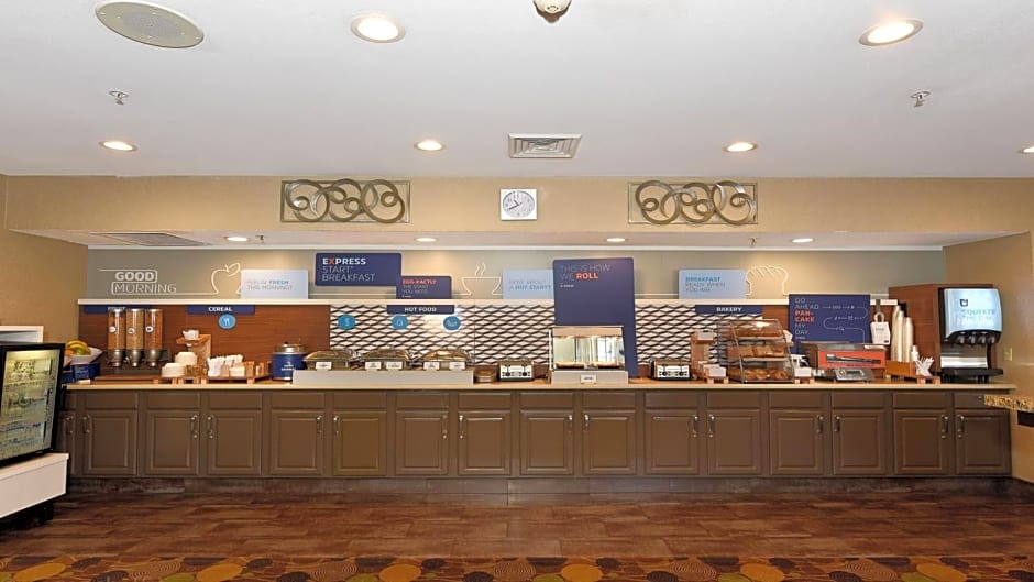 Holiday Inn Express Hotel & Suites Chicago-Deerfield/Lincolnshire By IHG
