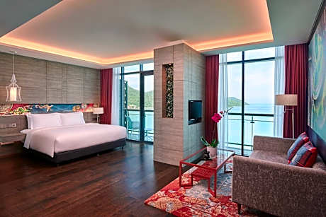 Grand Deluxe Seaview Suite
