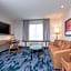 Fairfield Inn & Suites by Marriott Fair Oaks Farms