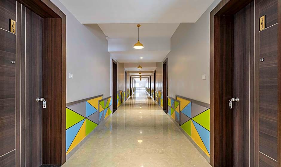 Treebo Imperia, Kommadi