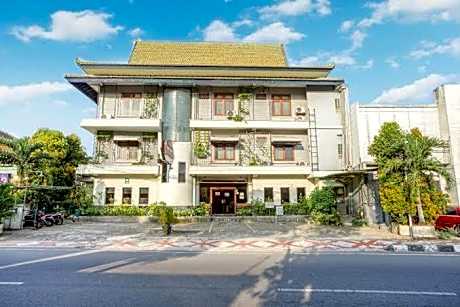 Hotel Winotosastro by Athelu