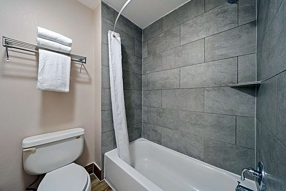 Days Inn by Wyndham Round Rock