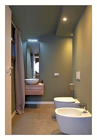 Studio with Spa Bath