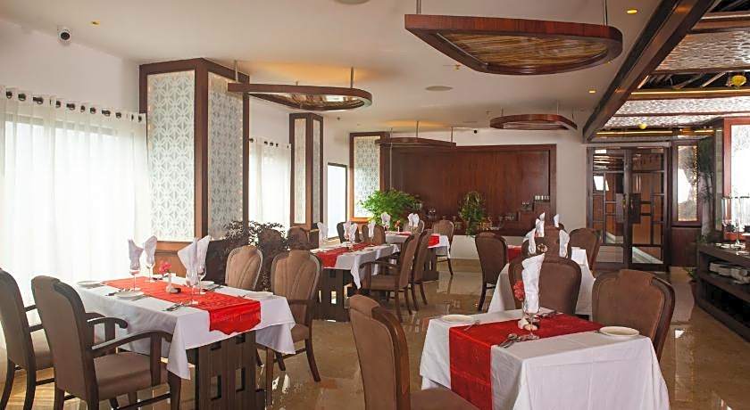 Ramada by Wyndham Gangtok Hotel & Casino Golden