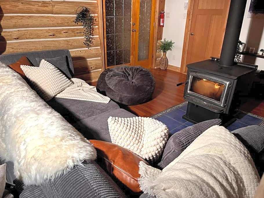 7 Acres Forest - Skiing Close - Privacy - Theatre