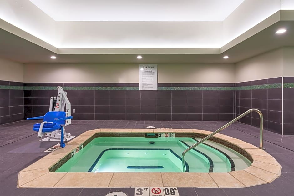 Holiday Inn Express and Suites Norman, an IHG Hotel