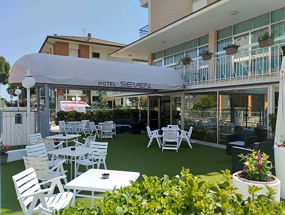 Hotel Seven