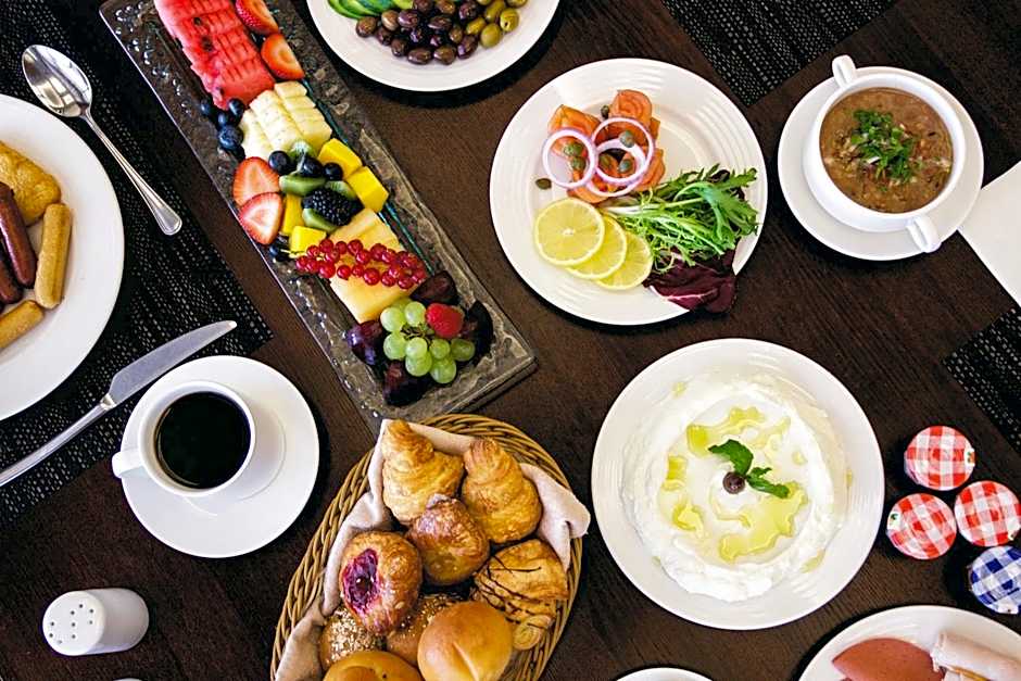 Holiday Inn - Suites Kuwait Salmiya by IHG