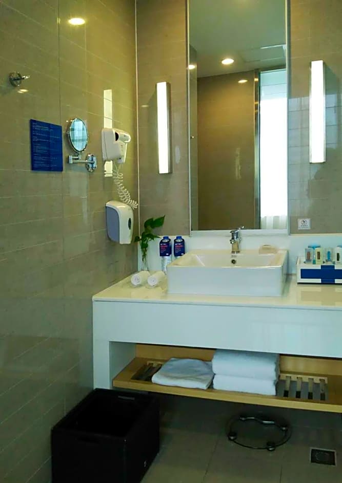 Holiday Inn Express Luoyang City Center By IHG