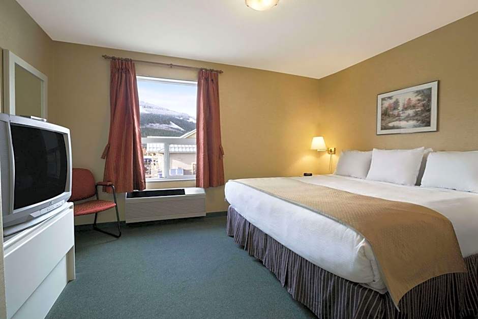 Super 8 by Wyndham Revelstoke BC