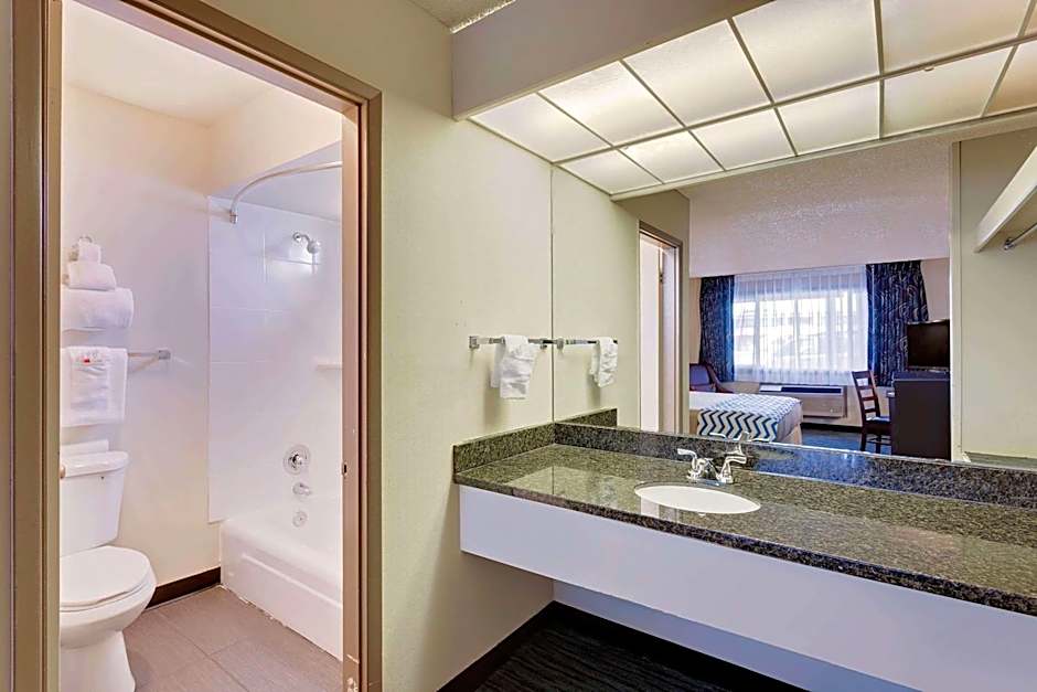 Travelodge by Wyndham Aberdeen