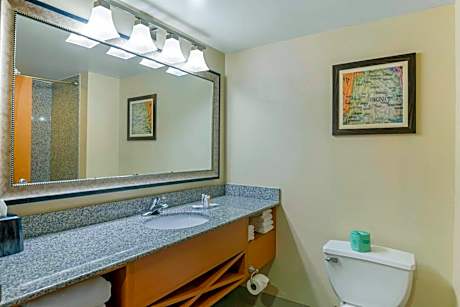 2 Queen Beds, Suite, Nonsmoking
