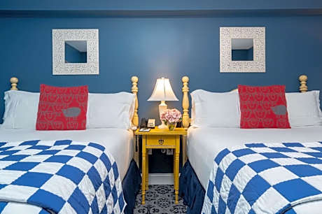 Deluxe Double Queen Room