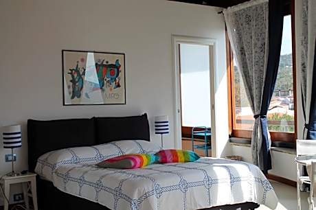 Standard Triple Room with Sea View