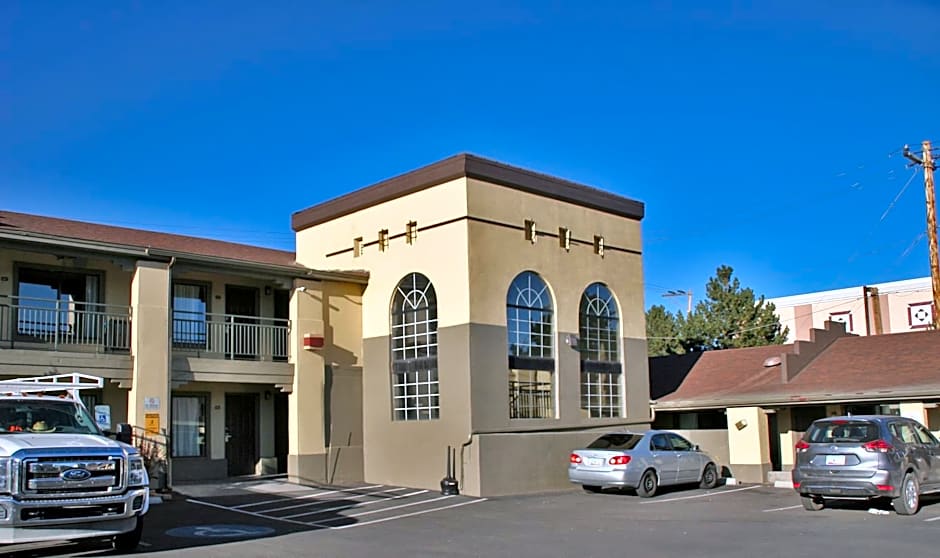 Super 8 by Wyndham Conference Center NAU/Downtown