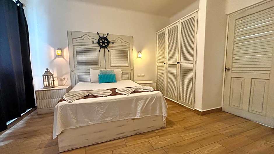 Coco Rio Hotel - Mamitas Beach Area