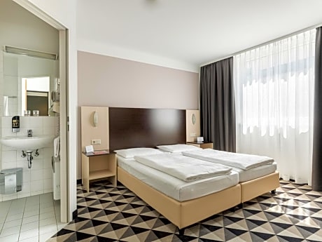 Family Offer -  Two Adjoining Double Rooms