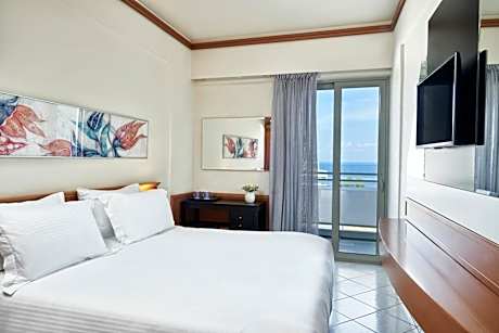 Superior Guestroom with side sea view