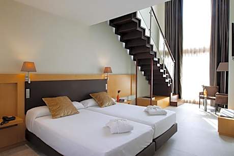 DUPLEX ROOM 4 ADULTS