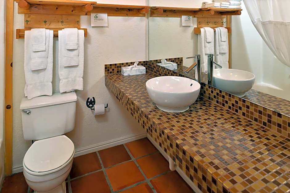 The Boulder Creek Lodge