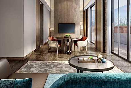 1 King Bed Mobility/Hearing Impaired Accessible Room Non-Smoking