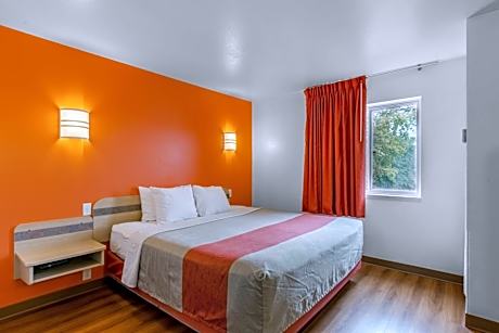 Motel 6-Baraboo, WI - Lake Delton-Wisconsin Dells