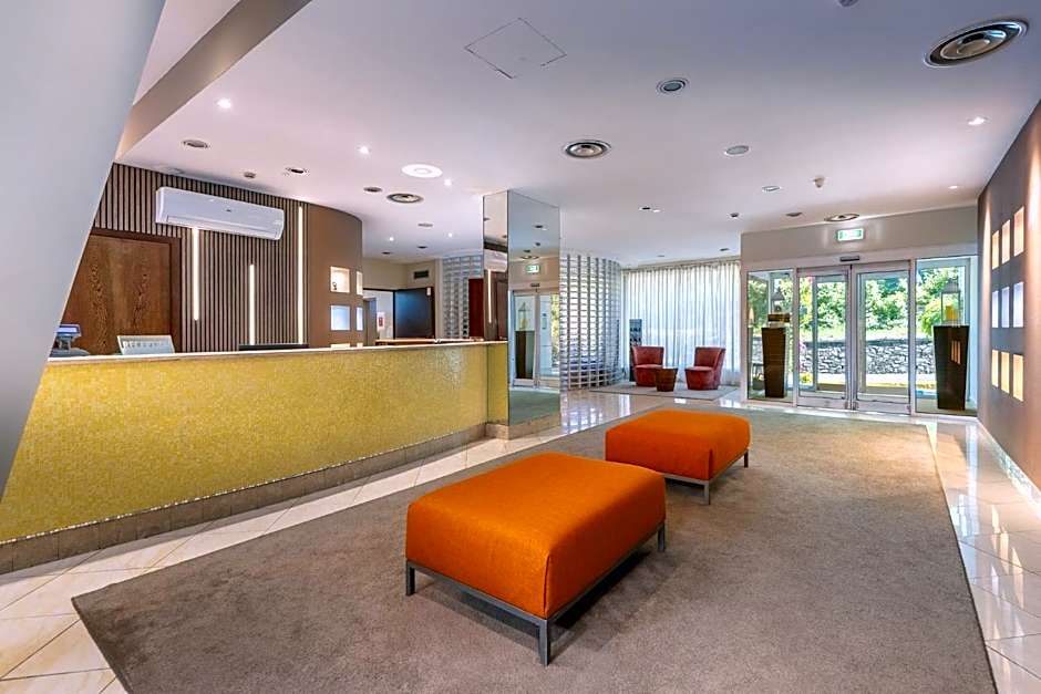 Aston Hotel