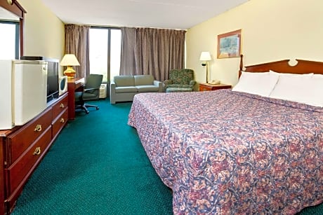 1 King Bed Non-Smoking