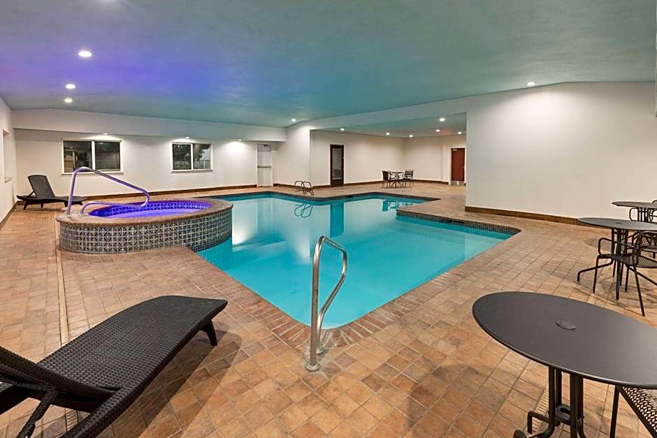 Super 8 by Wyndham Lubbock West 