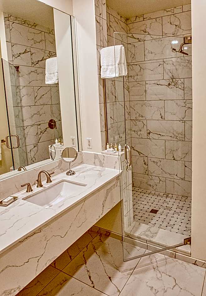 Trianon Bonita Bay Hotel
