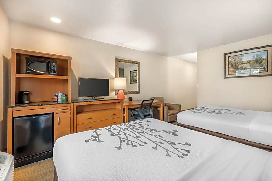 Colstrip Inn & Suites