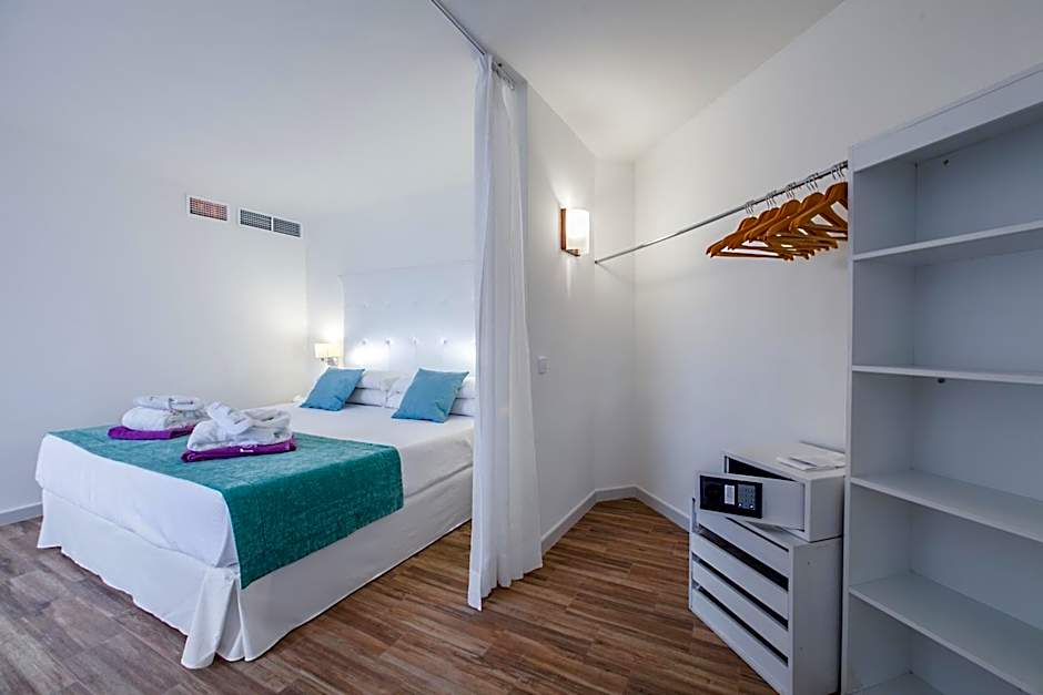 Fergus Style Cala Blanca Suites