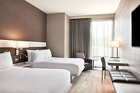 Queen Room with Two Queen Beds - Hearing Accessible