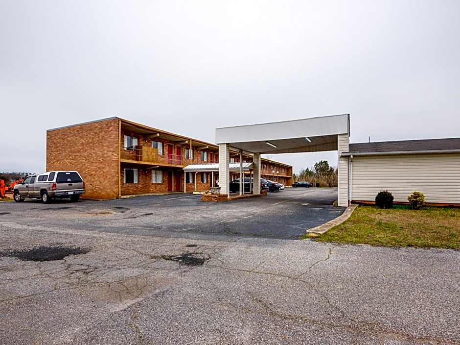 OYO Hotel Mauldin SC South Main Street