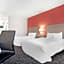Best Western Navarre Waterfront