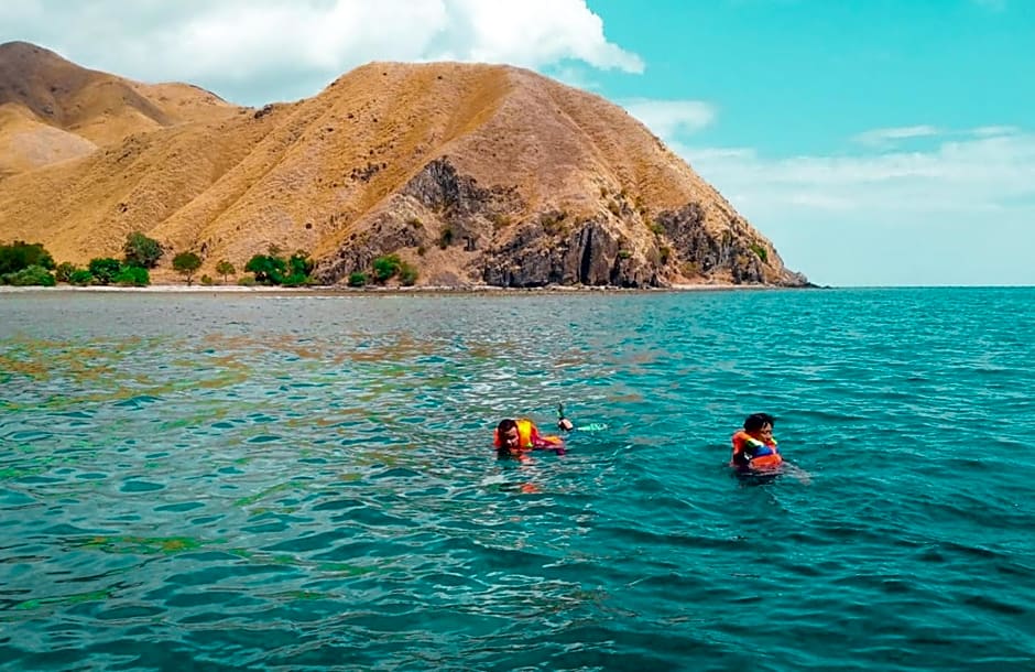 FX72 Beach Resort Maumere