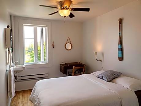 Double Room with Shared Bathroom