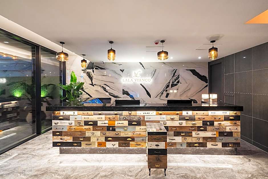 Lala Vianco Business Hotel