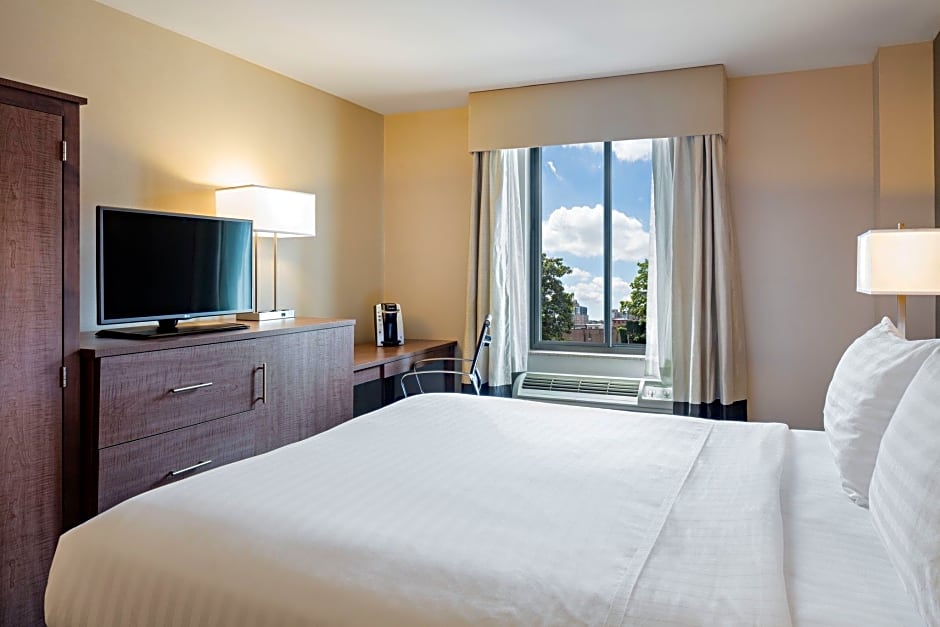 Holiday Inn Express Brooklyn, an IHG Hotel