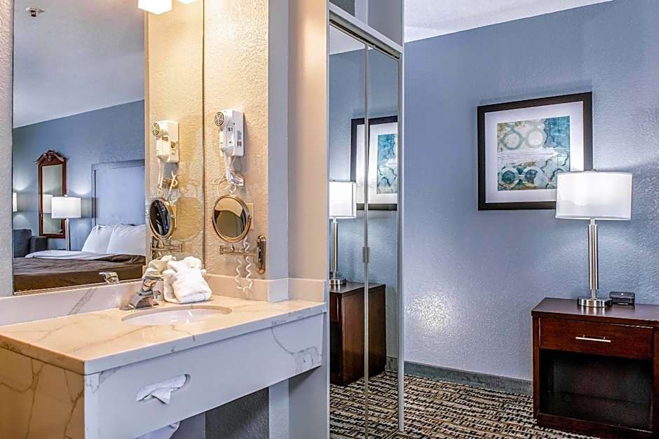 Clarion Hotel By Humboldt Bay