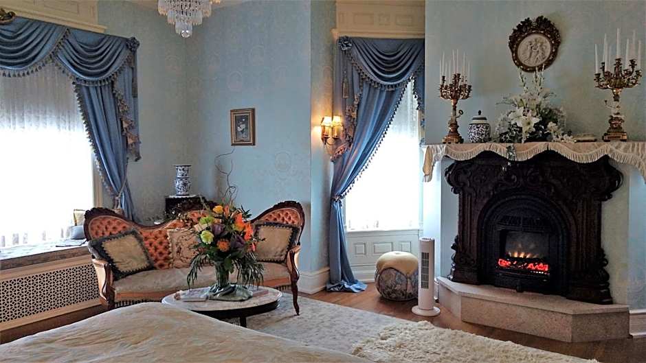 Alexander Mansion Bed & Breakfast