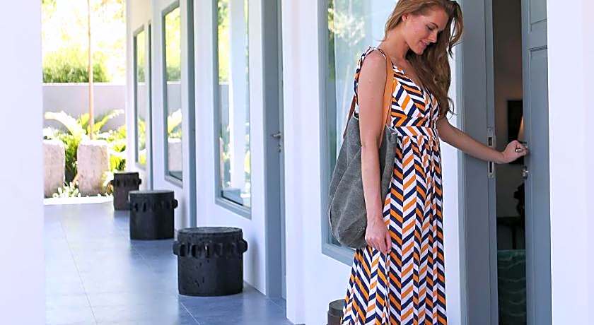 Lovina life Room & Cafe