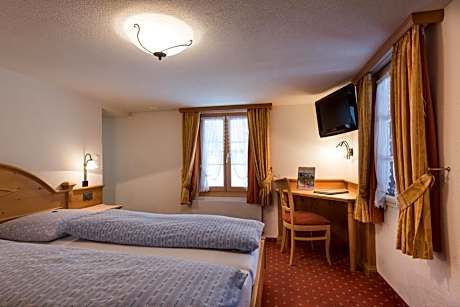 Double Room with two Extra Beds