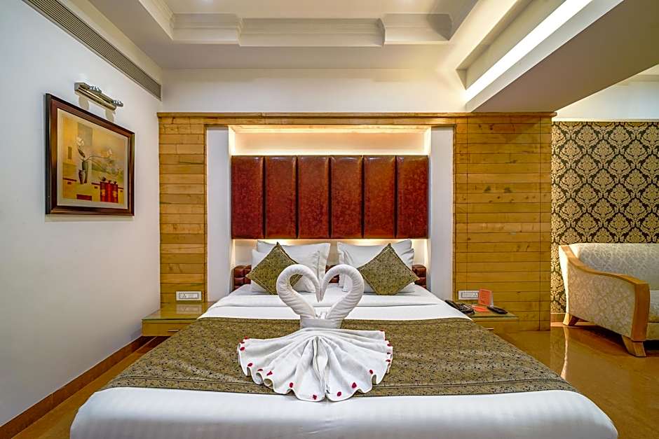 Hotel Saffron Leaf