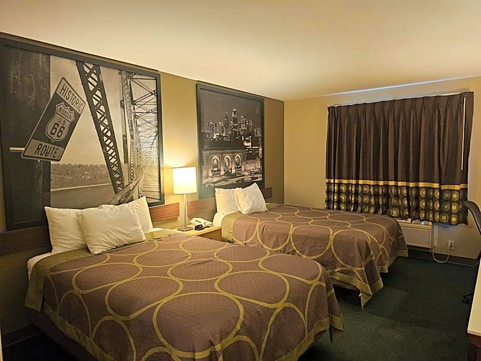 Super 8 by Wyndham Ava