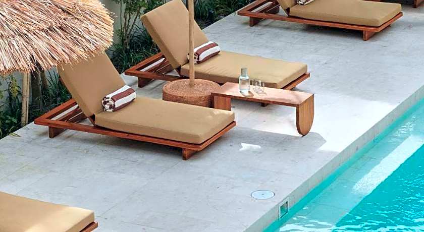 Boni Beach Lombok Hotel and Villas 