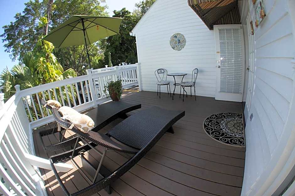 Seascape Tropical Inn