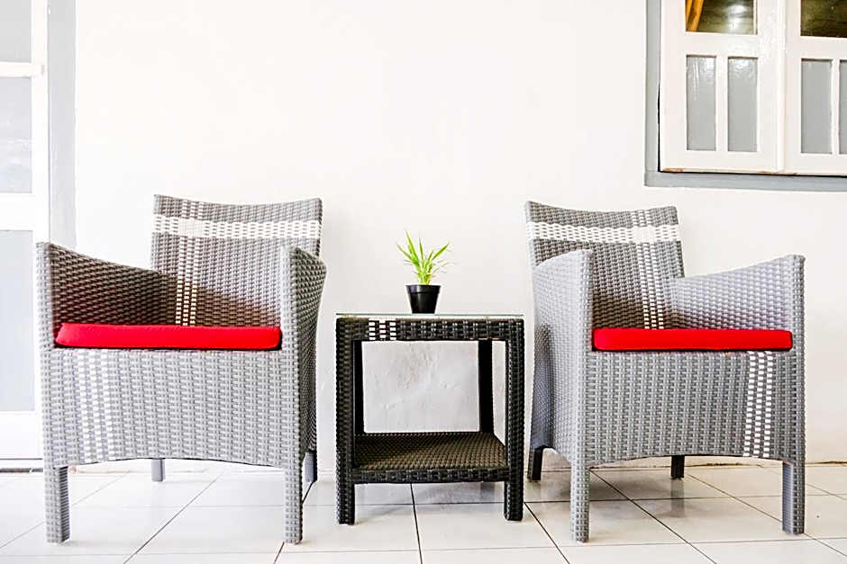 OYO Life 2638 Hotel Raya