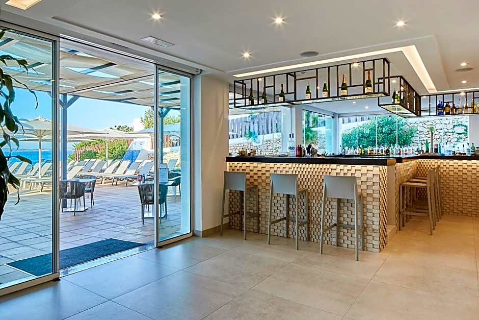 Sol Bahía Ibiza Suites